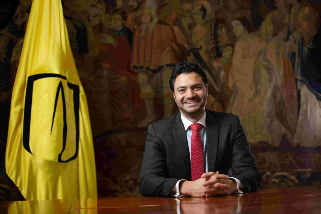 Eduardo Behrentz: Ingeniero civil y magíster en ingeniería ambiental de la Universidad de los Andes